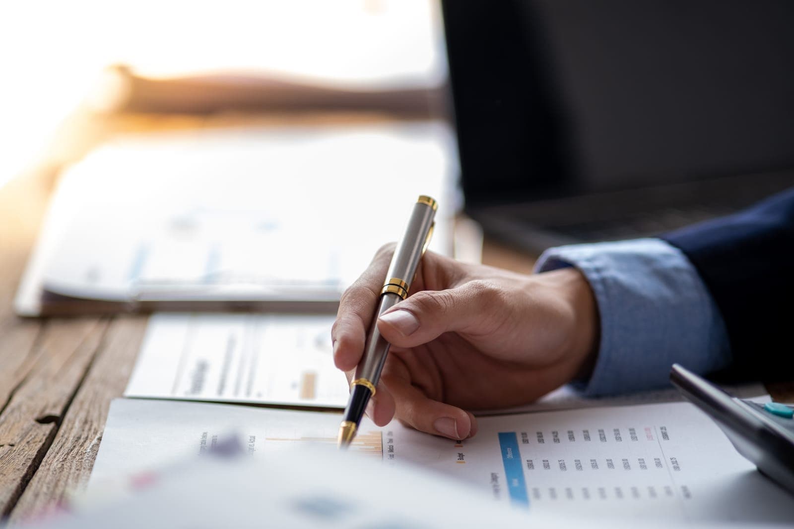 Cover Image for Cash Inflow vs Outflow: A Must-Know Guide for Entrepreneurs